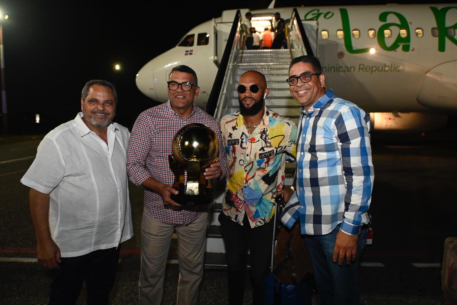 Campeones Nacionales Y Del Caribe Regresan Vestidos De Gloria