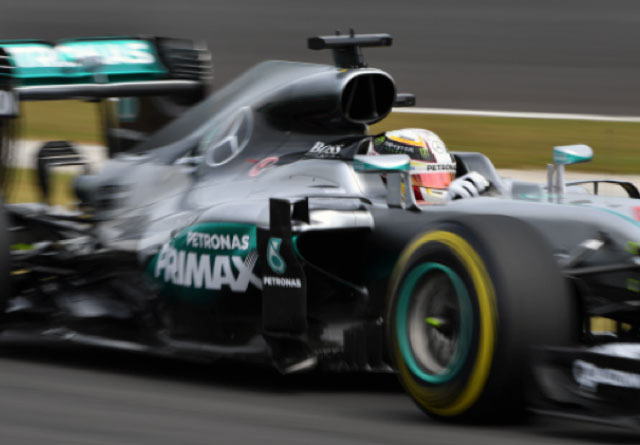 Hamilton gana la Pole Position del GP de Malasia