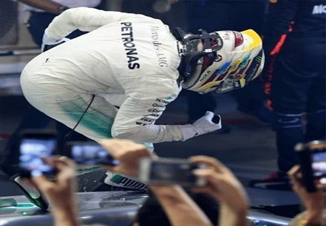 Lewis Hamilton da un golpe de autoridad en el Gran premio de Singapur