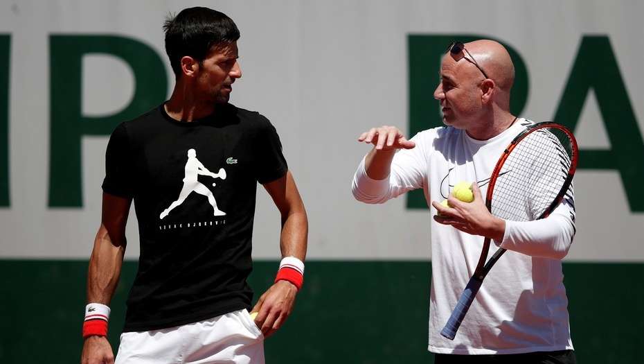 Novak Djokovic seguirá con Andre Agassi
