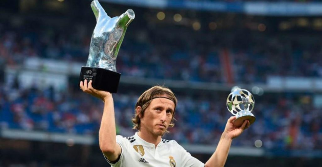Cristiano Ronaldo felicita Modric Luka por premio UEFA al mejor jugador