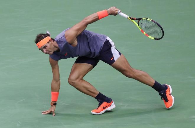 Tenista Rafael Nadal renuncia a gira asiática para recuperar su rodilla