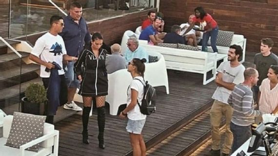 Futbolista Cristiano Ronaldo se refugia con su novia en Lisboa
