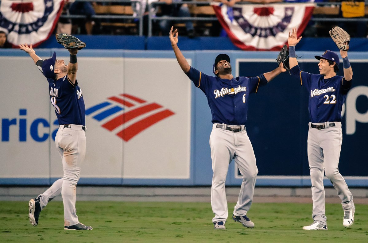 Cerveceros blanquean a Dodgers y lideran Serie de Campeonato de la Liga Nacional