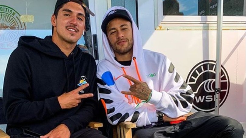 Neymar viaja a Portugal para apoyar a su amigo el surfista Gabriel Medina