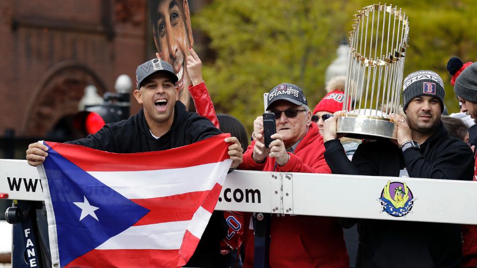 Alex Cora viajará a Puerto Rico este sábado con trofeo campeones de la Serie Mundial
