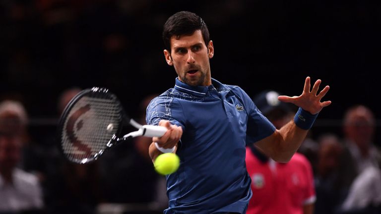 Novak Djokovic clasifica para cuartos final en París tras abandono de Damir Dzumhur