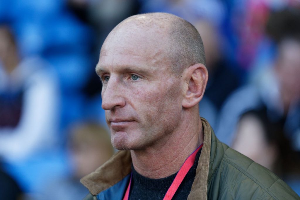 Jugadores de la selección de Gales usarán cordones arcoíris en apoyo a Gareth Thomas