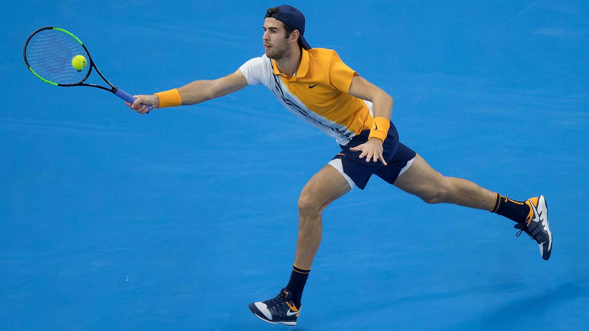 Khachanov será el rival de Novak Djokovic en las semifinales de Abu Dabi