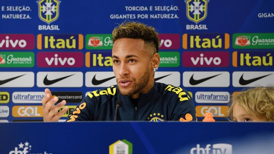 Neymar: “Todos los grandes futbolistas deberían jugar alguna vez en la Premier”