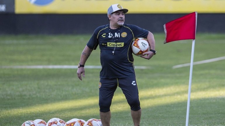 Diego Maradona renueva contrato con Dorados, pero no estará en el estreno del torneo Clausura 2019