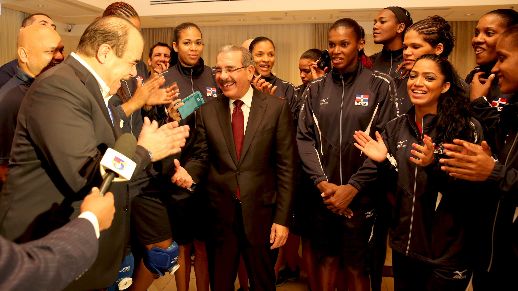 Presidente Danilo Medina felicita voleibol por ganar Serie del Caribe en Puerto Rico