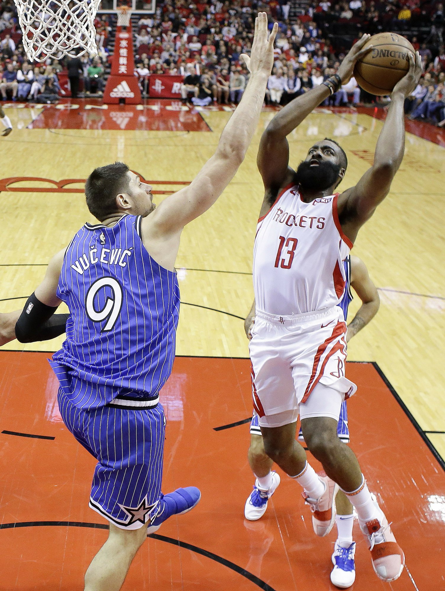 James Harden anota 40 puntos en victoria de Rockets sobre Orlando Magic