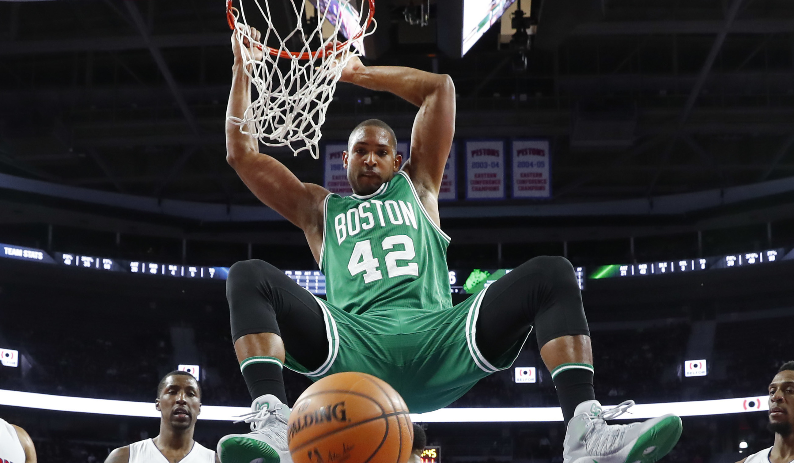 Dominicano Al Horford anota 23 puntos en victoria de Boston Celtics sobre Sixers