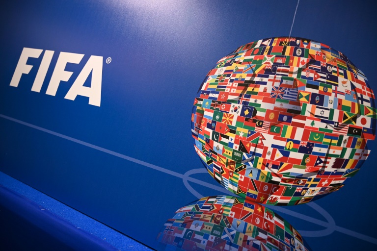 FIFA suspende de por vida a un exdirectivo del fútbol de Zambia por corrupción