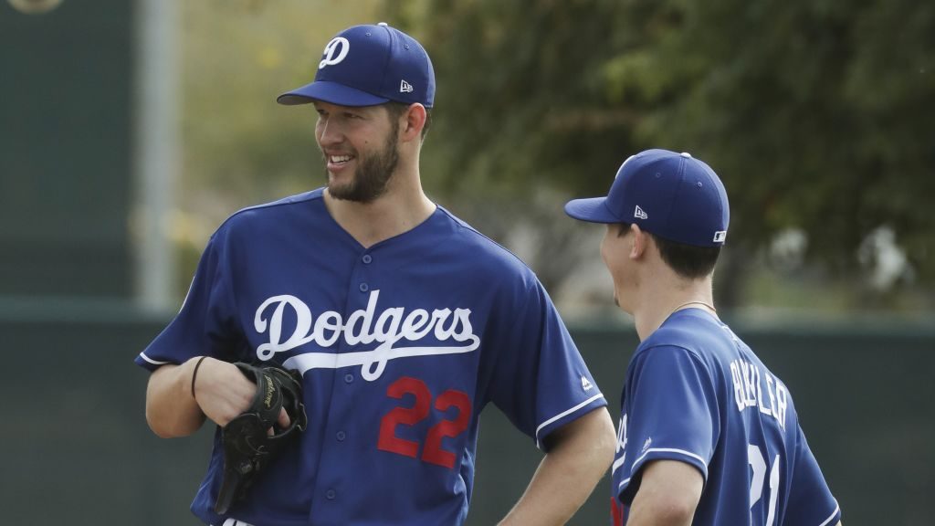 Lanzador Clayton Kershaw vuelve a sentir molestias en el hombro izquierdo