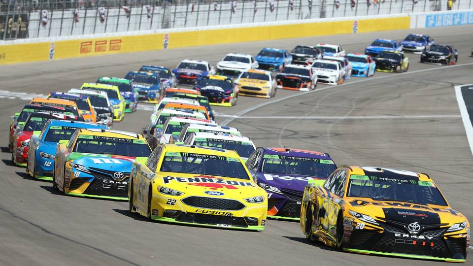 NASCAR descalificará los autos ilegales en movimiento para aplastar el engaño