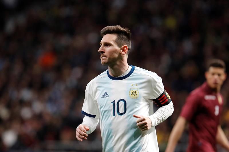 Lionel Messi dice que “se hizo costumbre mentir” sobre él en Argentina