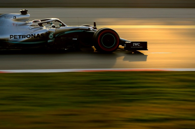 Lewis Hamilton considera que los Ferrari tienen una ventaja de medio segundo
