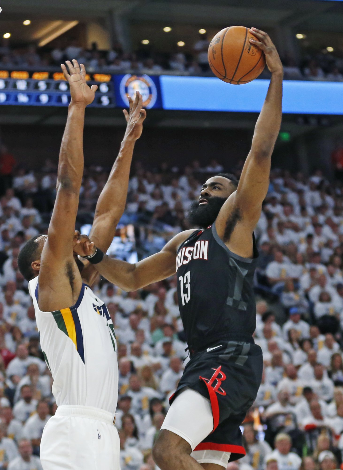Utah Jazz evitan la eliminación con victoria sobre Houston Rockets