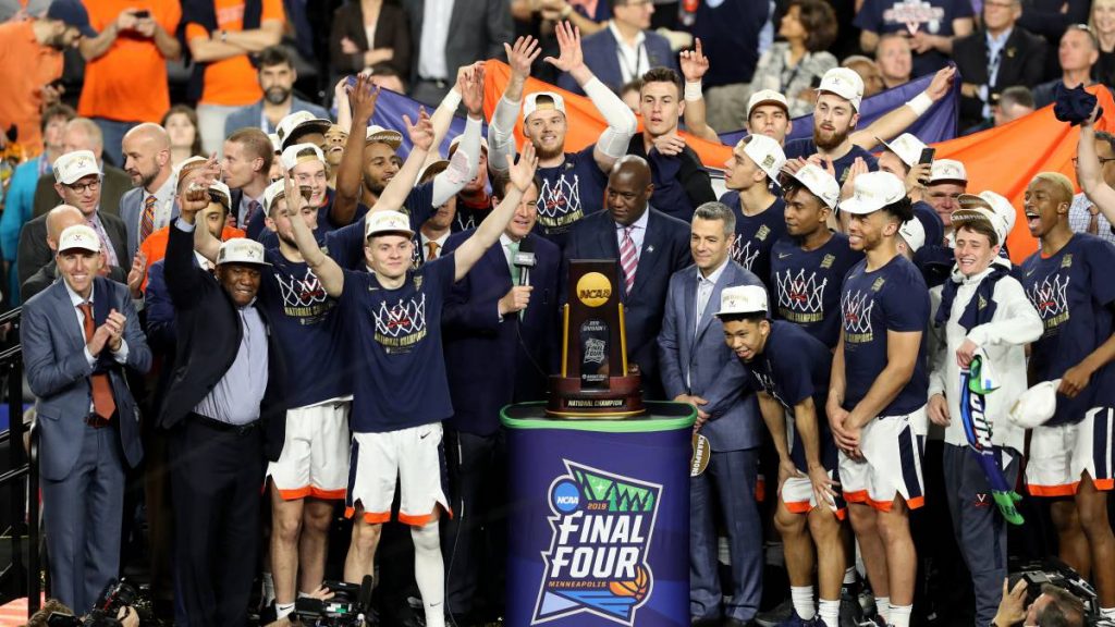 Universidad de Virginia gana su primer campeonato de baloncesto universitario de Estados Unidos