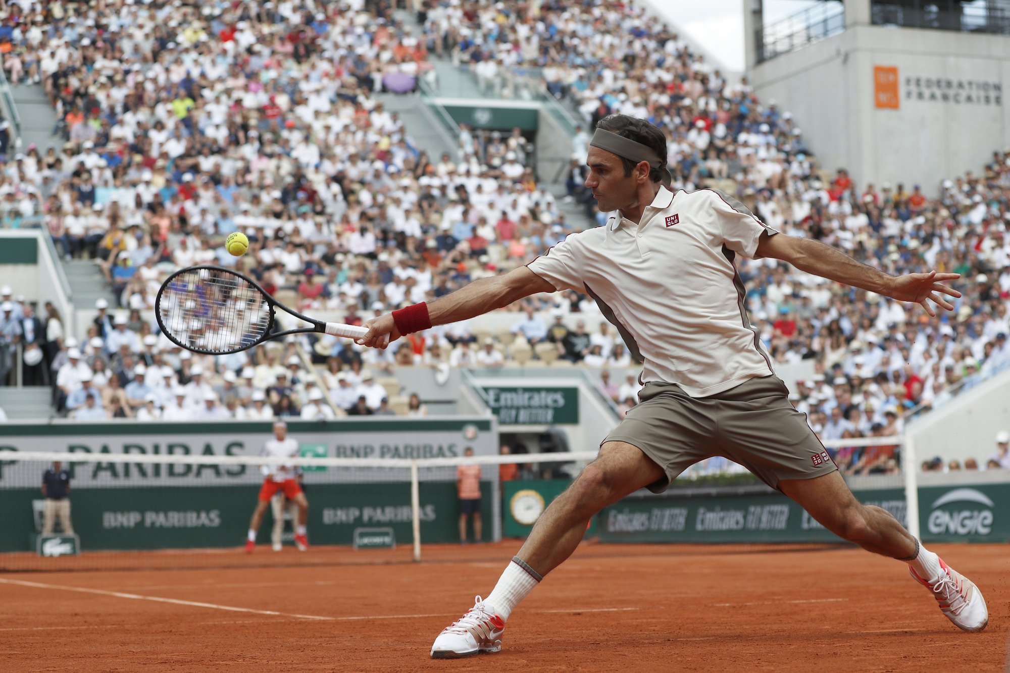 Roger Federer celebra con un cómodo triunfo su partido 400 en Grand Slam