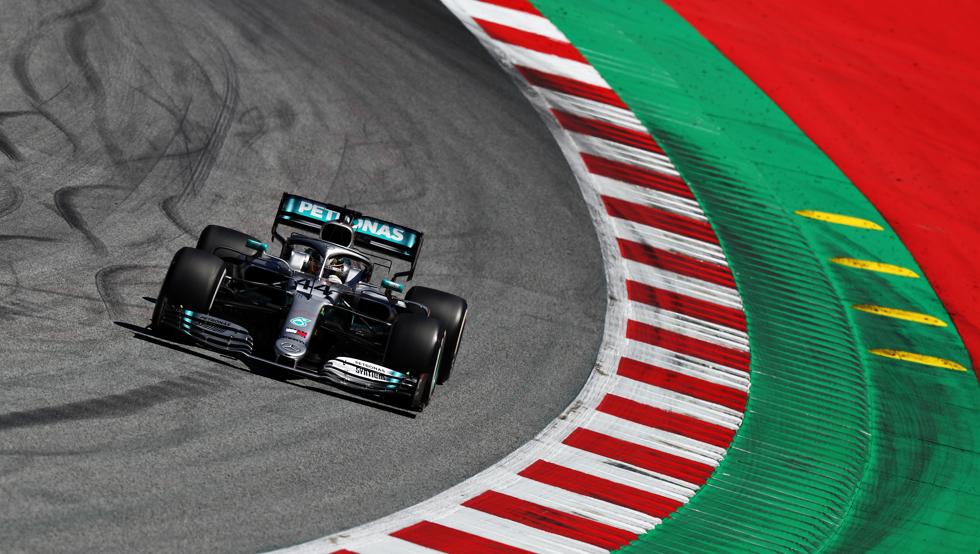 Lewis Hamilton domina los primeros entrenamientos del Gran Premio de Austria