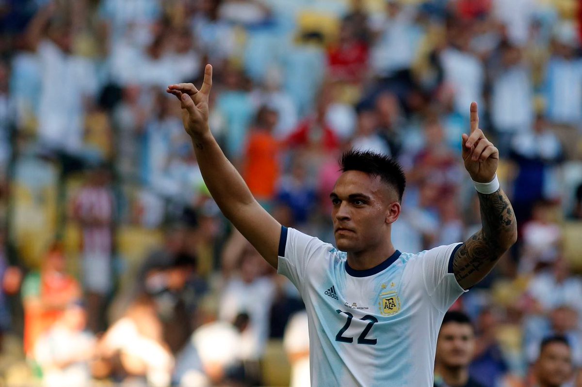 Argentina aventaja a Venezuela al concluir el primer tiempo de los cuartos de final de la Copa América