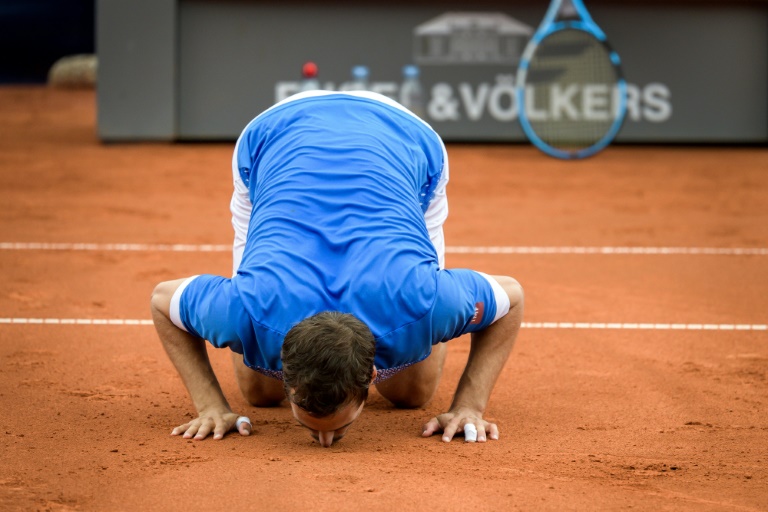 Tenista Albert Ramos avanza a cuartos de final del torneo de Kitzbühel