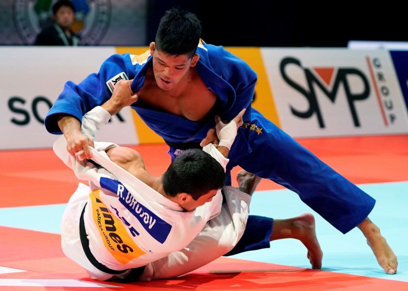 El judoca japonés Shohei Ono logra su tercer título mundial tras vencer a Rustam Orujov