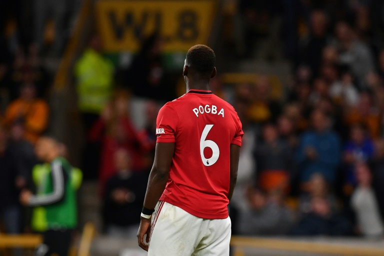 El Manchester United condena los insultos racistas contra su jugador Paul Pogba