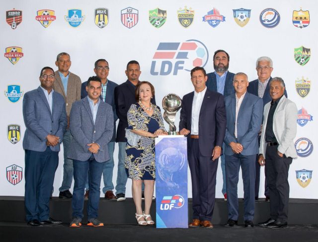 Liga Dominicana de Fútbol se constituye y elige a Manuel Estrella como su presidente