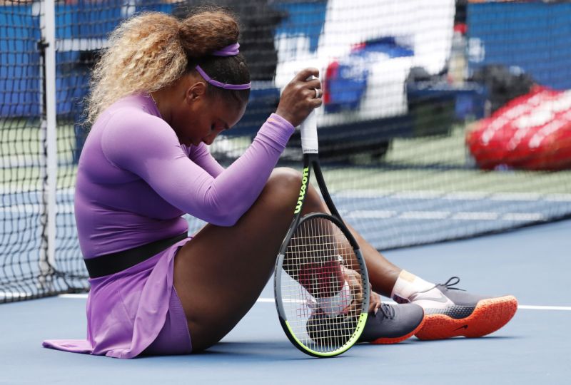 Serena Williams dice sentirse bien del tobillo tras torcedura en el Abierto de Estados Unidos