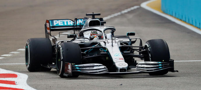 Lewis Hamilton toma el mando en los segundos libres del Gran Premio de Singapur