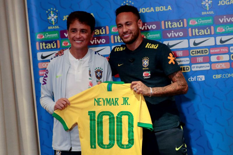Tite dice que le incomodan los juicios sin información contra Neymar