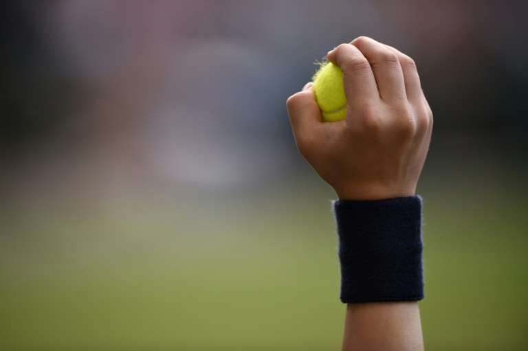 Suspenden juez de tenis por actitud denigrante hacia una recogepelotas