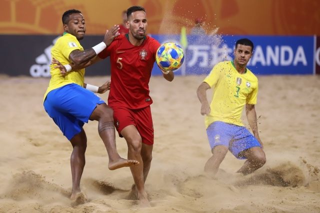 Brasil clasifica cuartos de final del Mundial de Playa tras vencer a Portugal