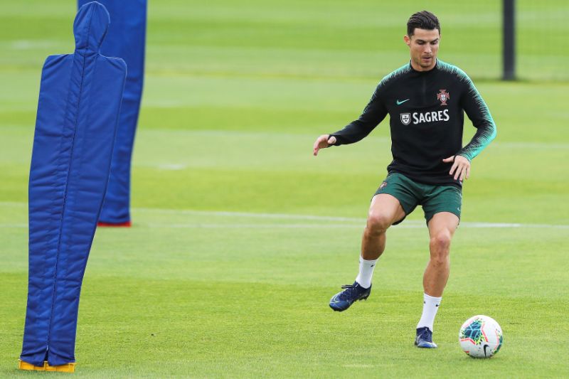 Cristiano Ronaldo aleja rumores posible lesión al entrenar con normalidad en Portugal
