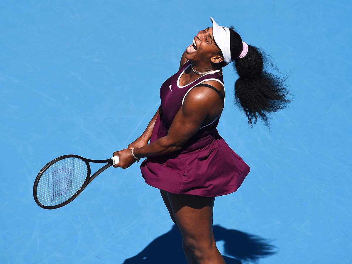 Serena Williams pasa a semifinales en Auckland