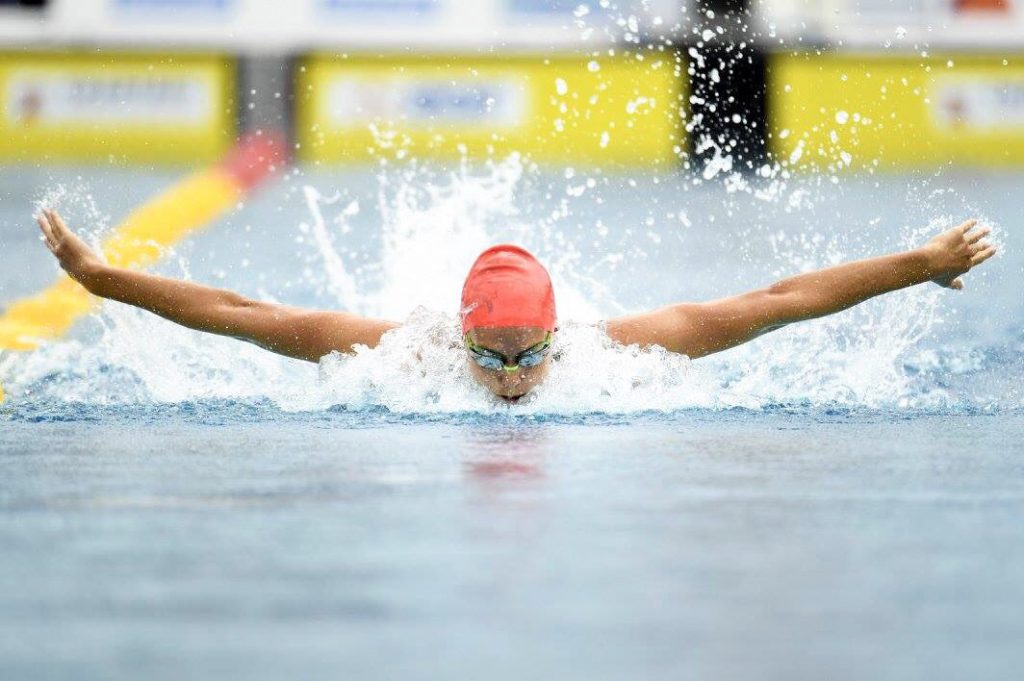 ).- La australiana Emma McKeon estableció un nuevo récord olímpico en la prueba de los 100 libre
