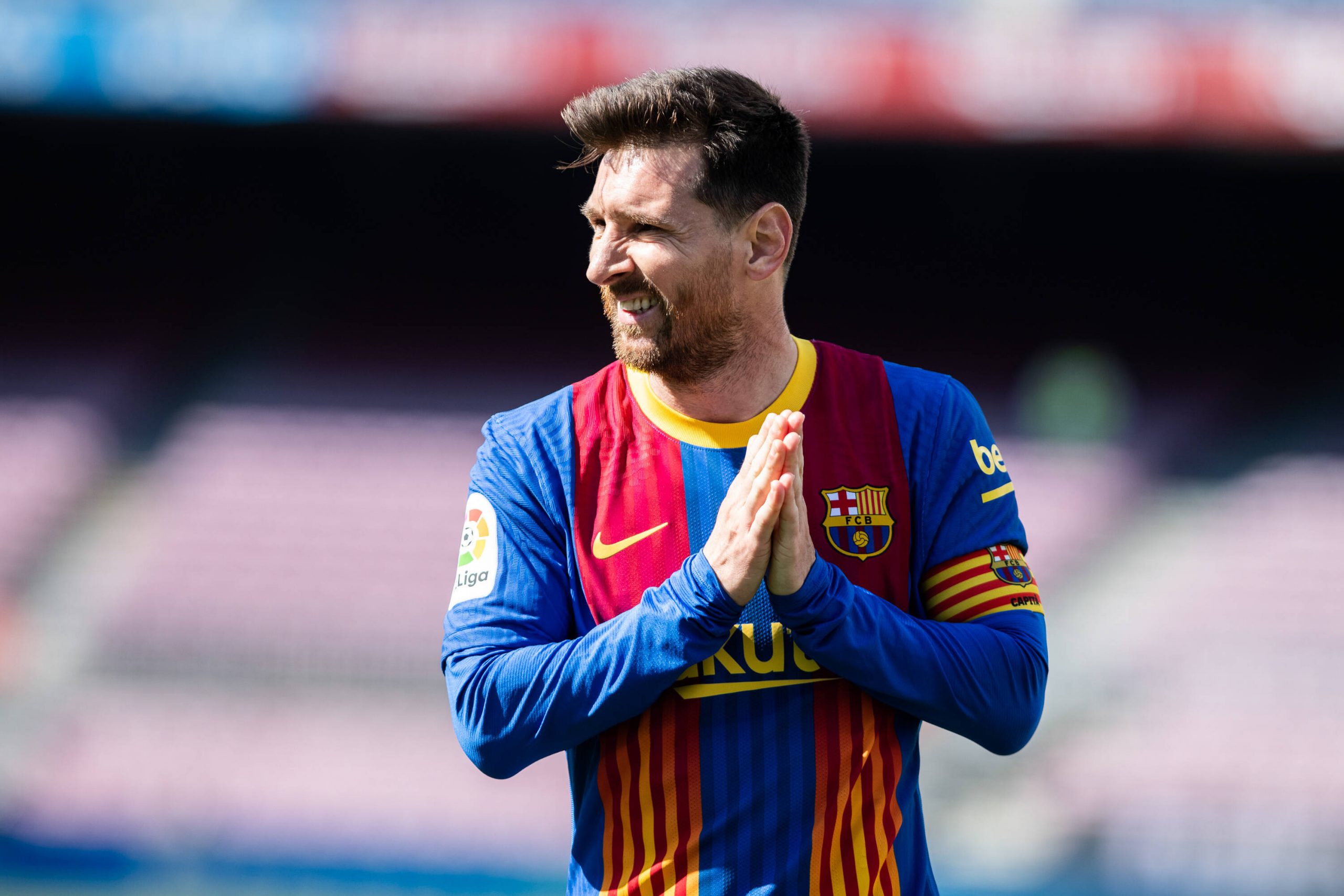 Messi , que estará en la presentación del equipo en el Trofeo Joan Gamper de este domingo, ratificará el principio de acuerdo alcanzado hace tres semanas y se vinculará por cinco temporadas, aunque en las tres últimas podría jugar en Estados Unidos y pasar a ser embajador de la entidad catalana.