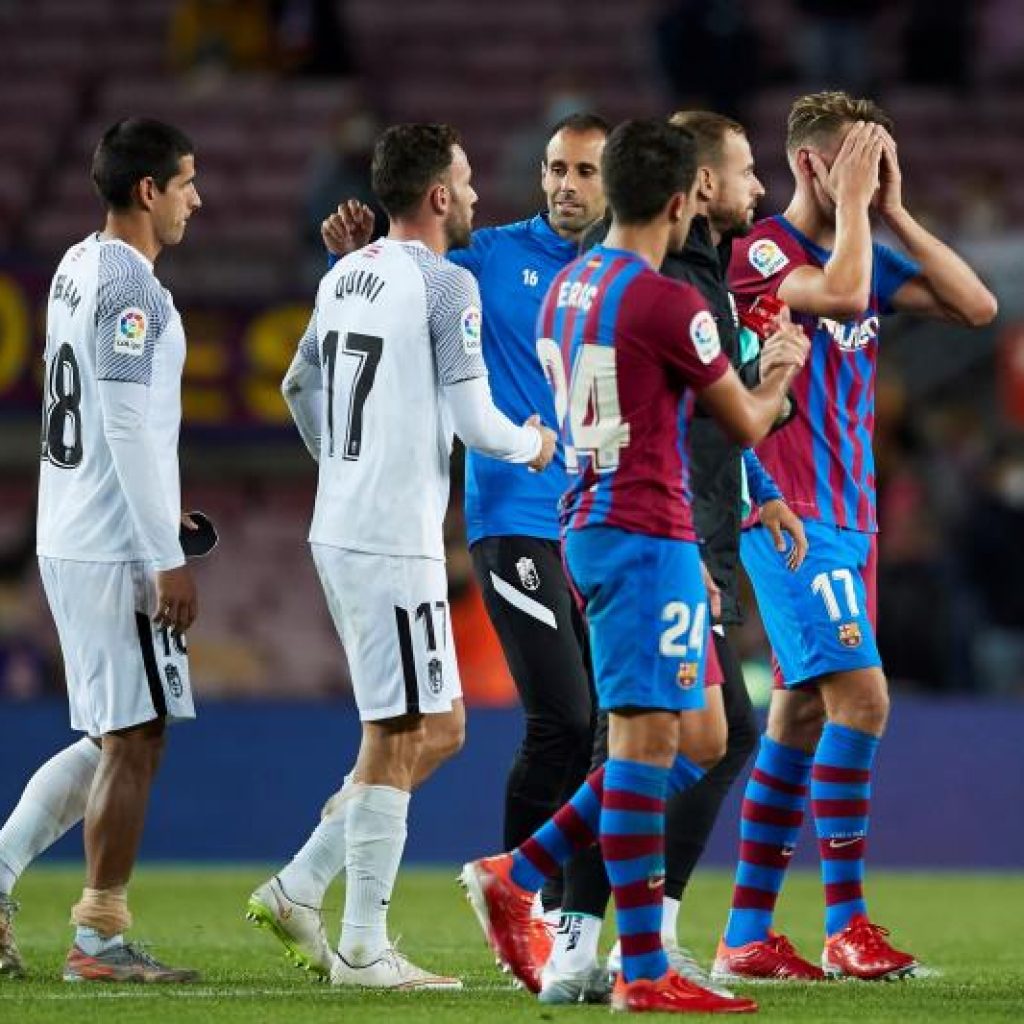 La apuesta por los jóvenes tampoco le sirve al Barça para ganar