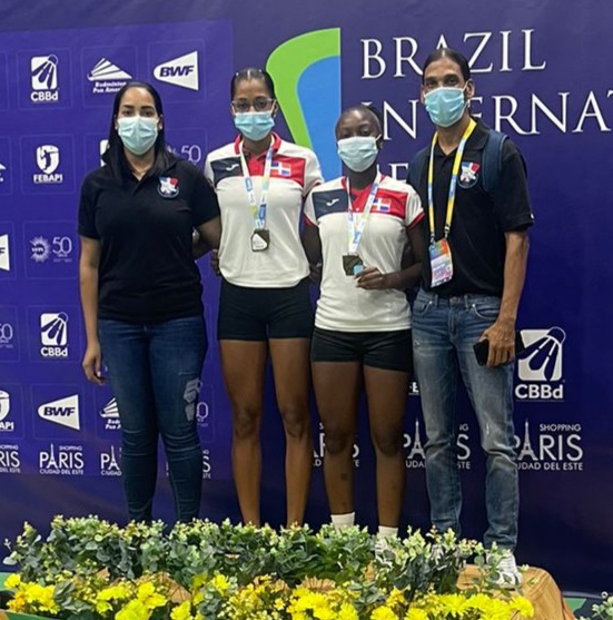 Pie y Acosta ganan bronce en bádminton de Brasil