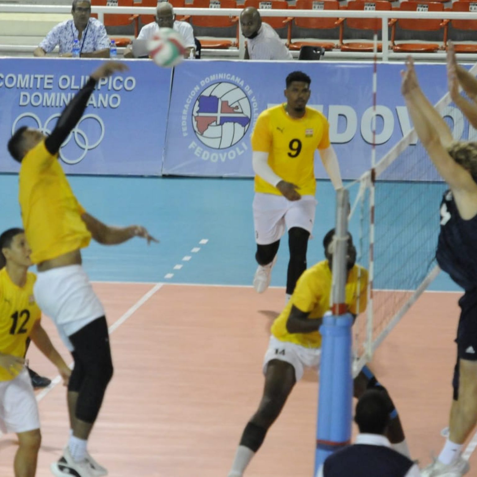 EEUU inflige cuarta derrota a Surinam en Copa Panamericano de Voleibol