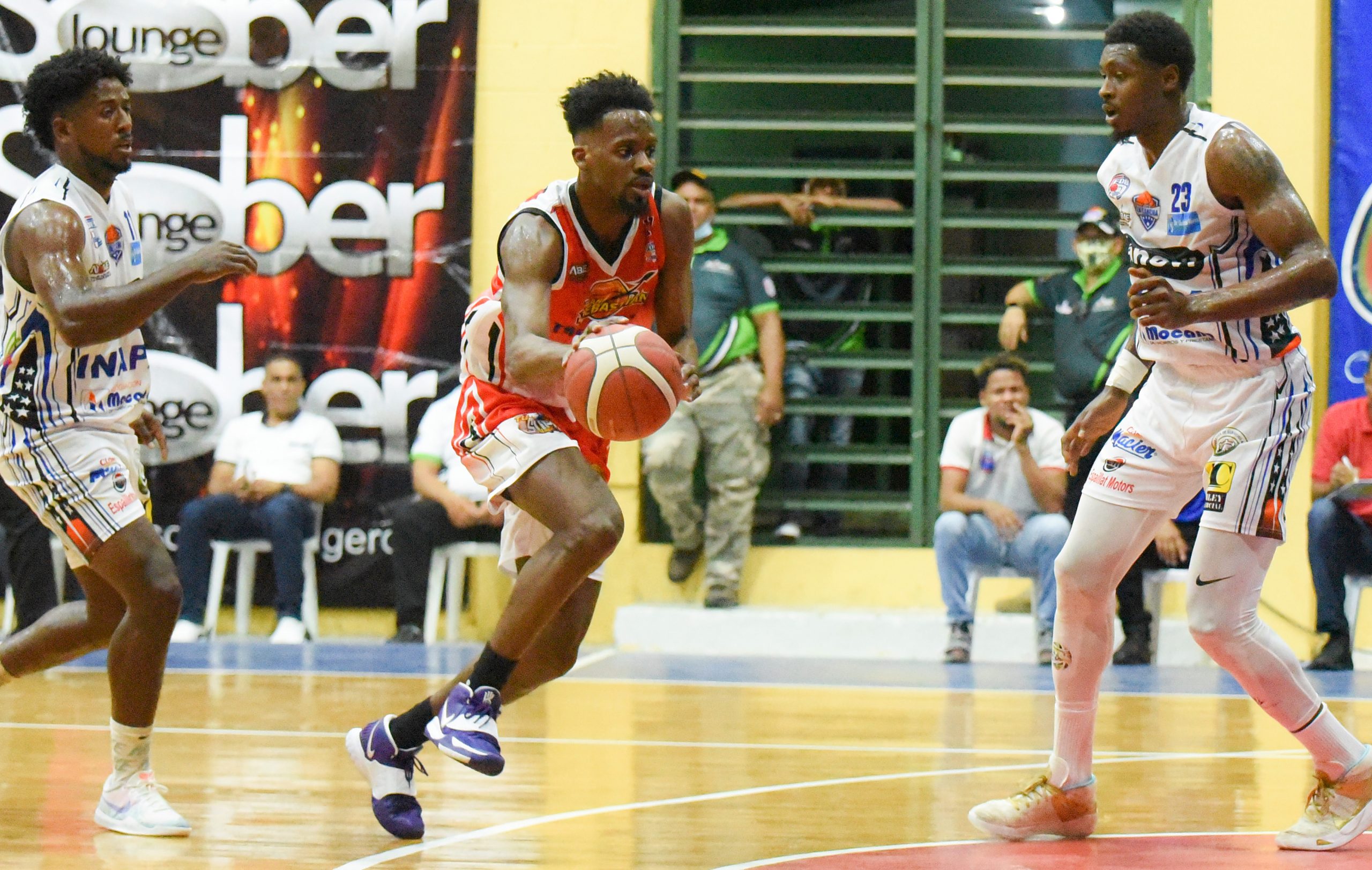 Juan Miguel Suero conduce al San Sebastián a ganar serie regular baloncesto de Moca