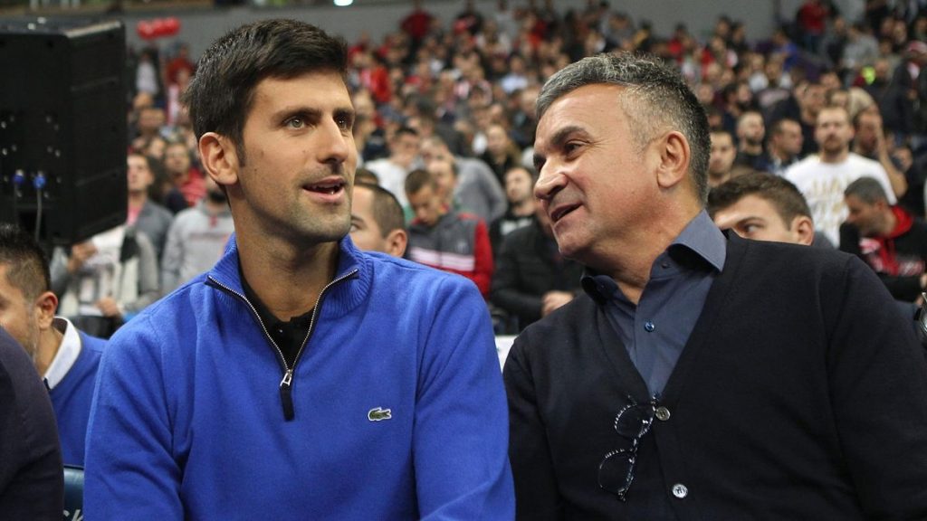 Novak Djokovic junto a su padre 