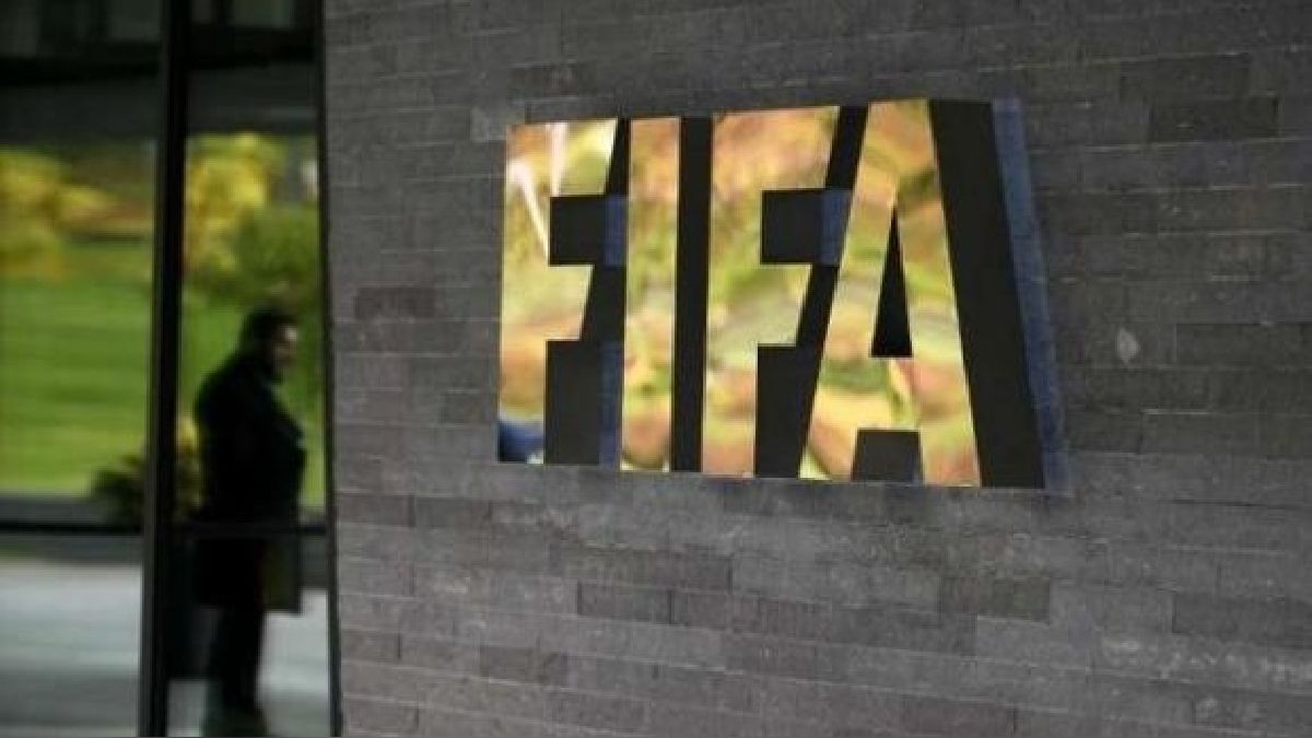 FIFA limita número de jugadores traspasados por club