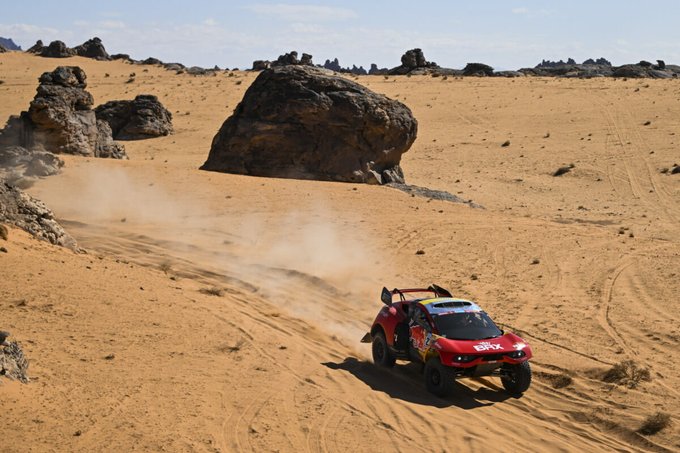 Sébastien Loeb se imponen en la segunda etapa del Dakar