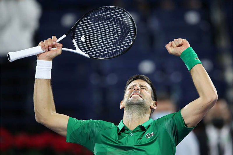 Djokovic gana en Dubái en su regreso a la competición