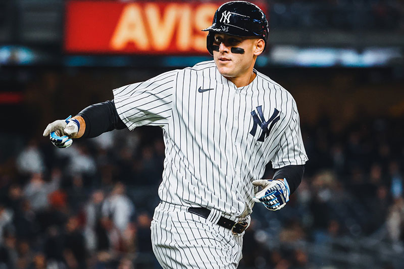 Anthony Rizzo vuelve a firmar con los Yankees